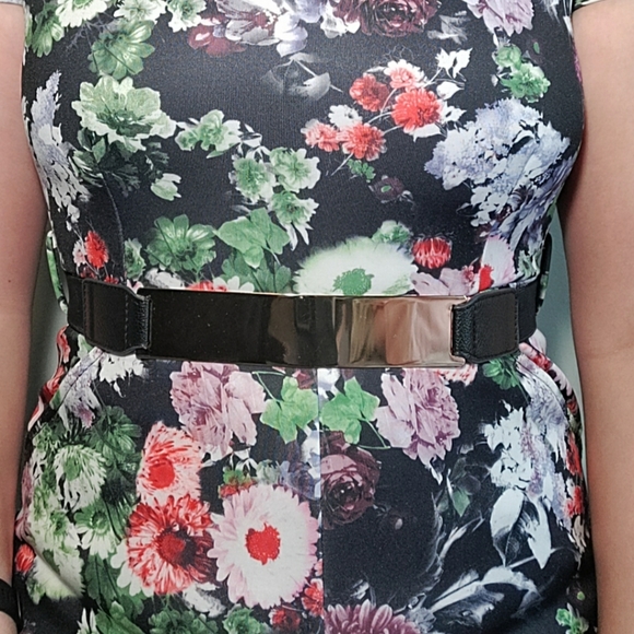 Floral romper - Picture 7 of 7
